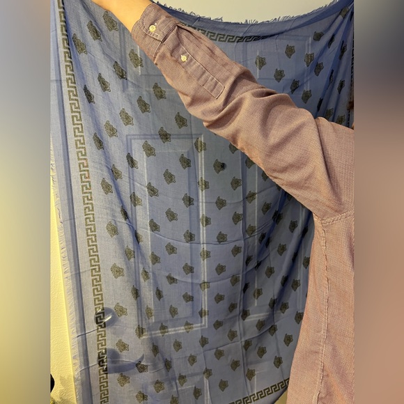 NEW VERSACE blue Medusa Greca Large silk mix shawl scarf - Picture 12 of 15